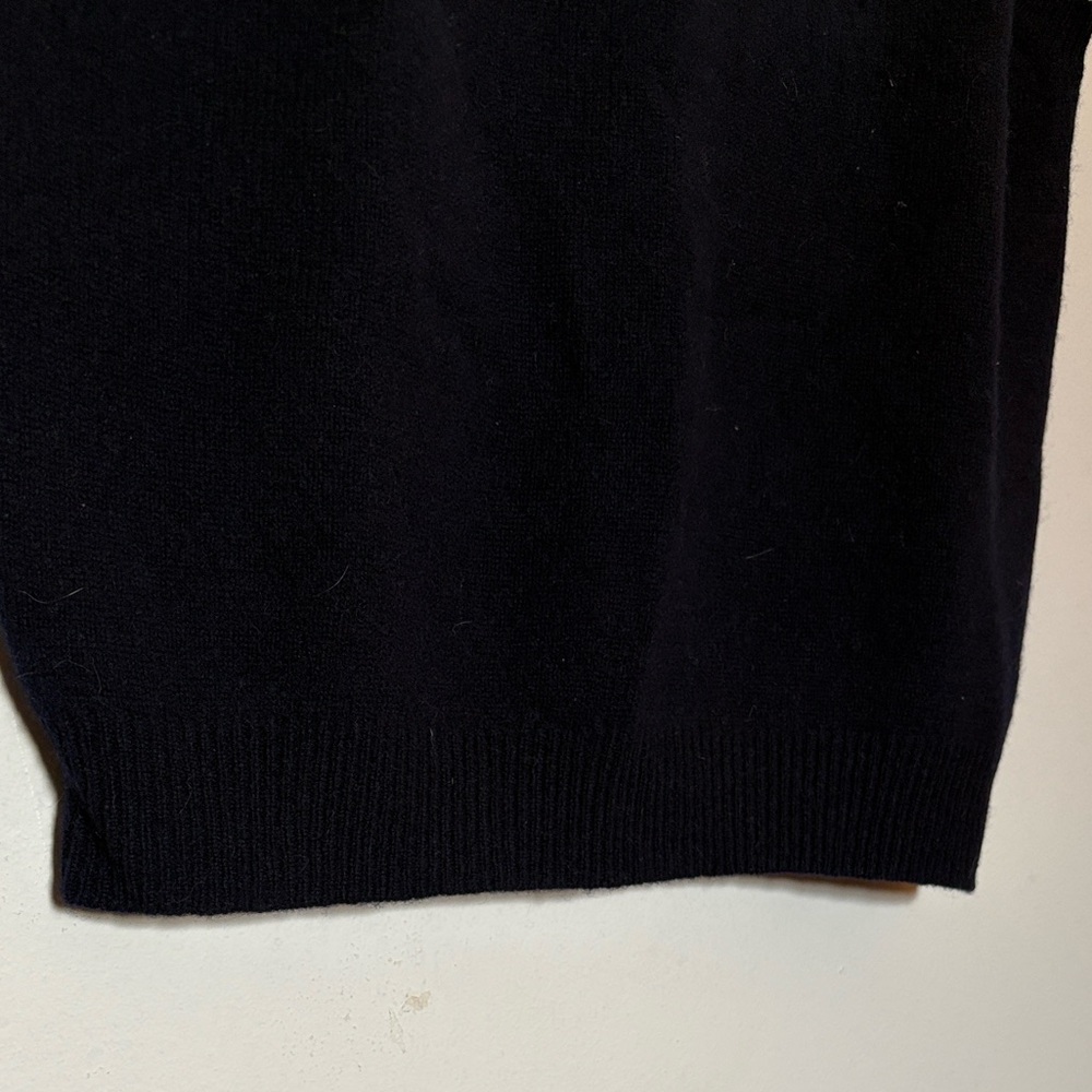 Vintage NWT GAP Men's V-Neck Super Dark Blue/Black Sweater Vest - Picture 7 of 7